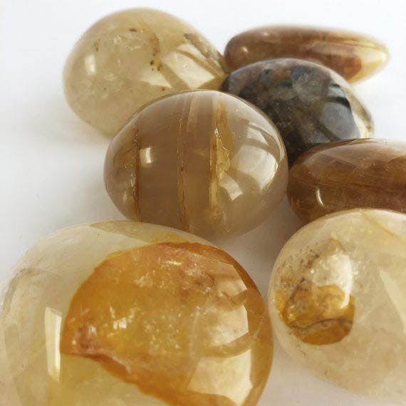 House of Formlab Golden Healer Meditation Stones 09