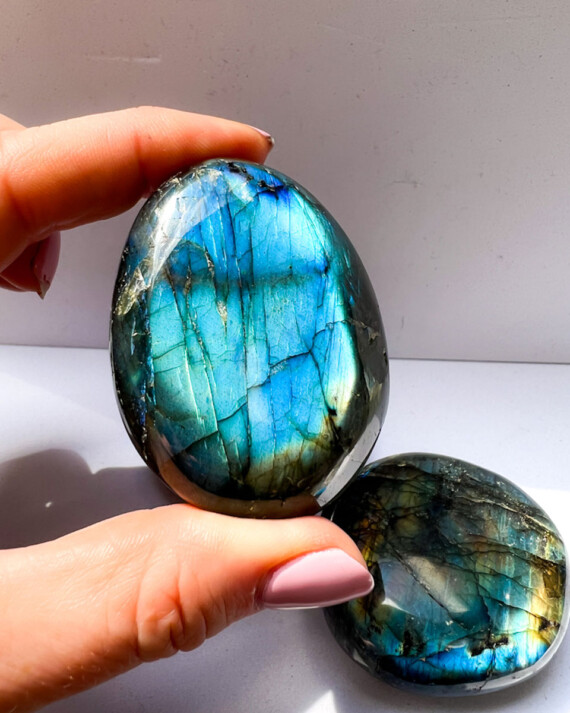 House-of-Formlab-Labradorite-Meditation-Stones-002