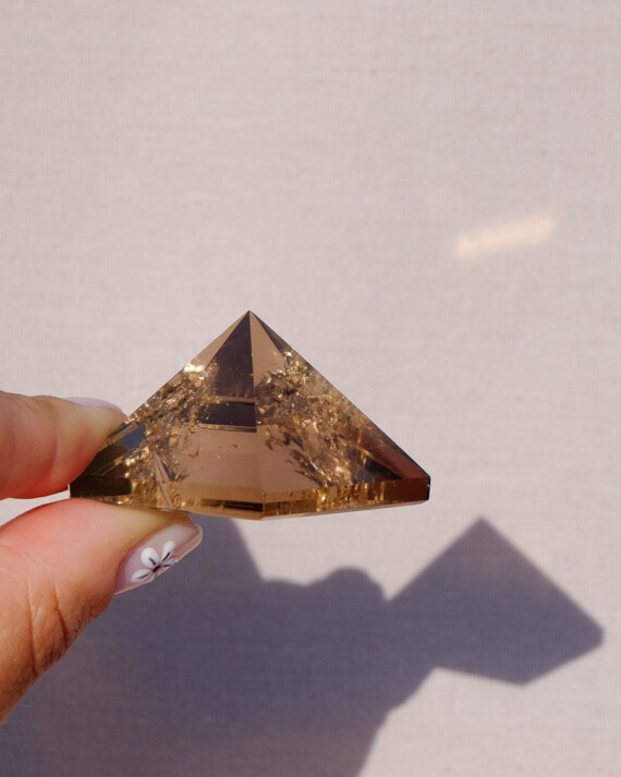 house_of_formlab_smoky_quartz_pyramids-002