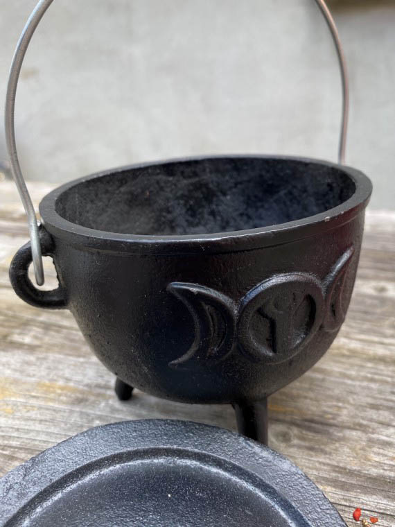 moon ceremony cauldron4