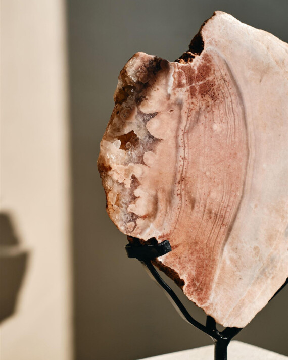 House-of-Formlab-Pink-Amethyst-on-stand-001