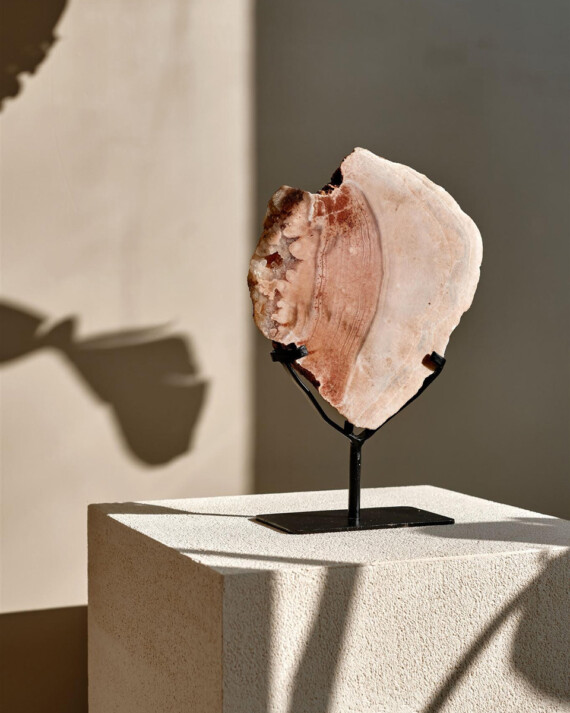 House-of-Formlab-Pink-Amethyst-on-stand-002