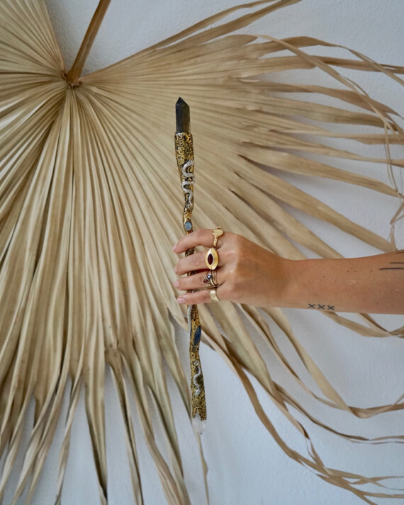 House-of-Formlab-Mercurious-Design-MOMO-smoky-and-lazer-quartz-wand-004