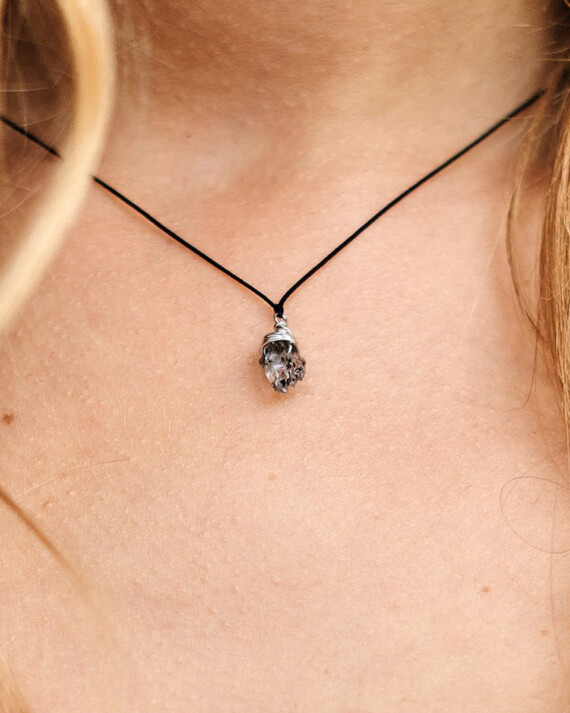 House-of-Formlab-Soul-Connector-Herkimer-Diamond-Necklace-by-Anna-Michielan-002