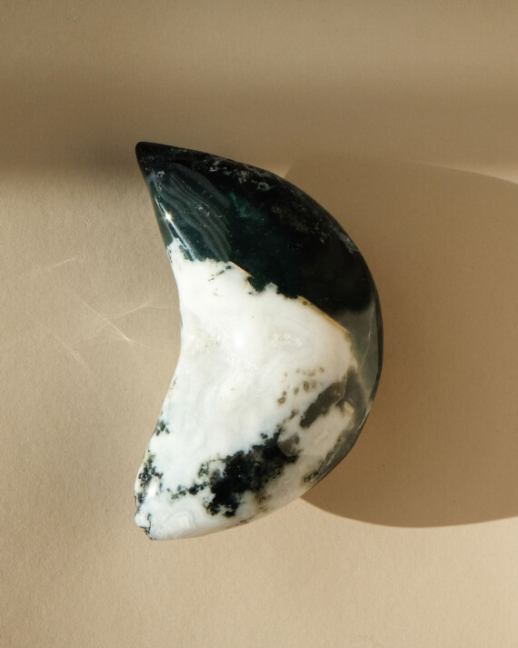 House-of-Formlab-Moss-Agate-Crescent-Moon-002