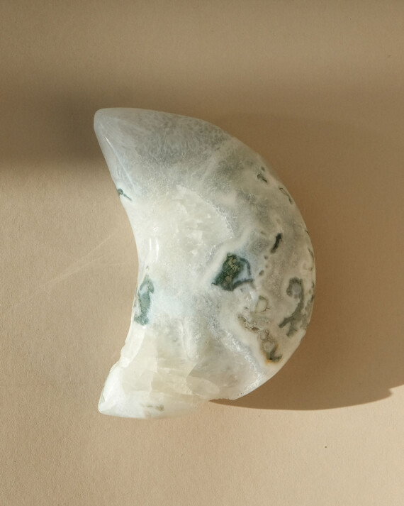 House-of-Formlab-Moss-Agate-Crescent-Moon-004