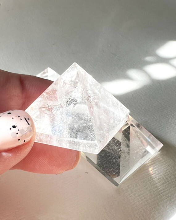 House-of-Formlab-Clear-Quartz-Pyramids-003